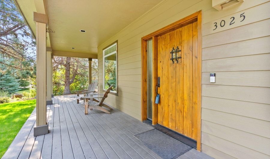 3025 NW Fairway Heights Dr, Bend, OR 97703 - 3 Beds, 3 Bath