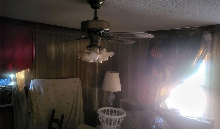 546 Alton Lawson Rd, Adrian, GA 31002 - 3 Beds, 2 Bath