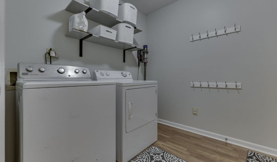 7835 Shannon Lakes Way, Indianapolis, IN 46217 - 3 Beds, 2 Bath