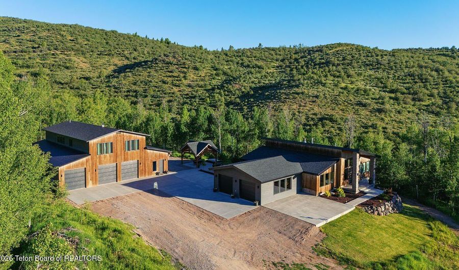 340 HITCHING RAIL Rd, Afton, WY 83110 - 8 Beds, 3 Bath