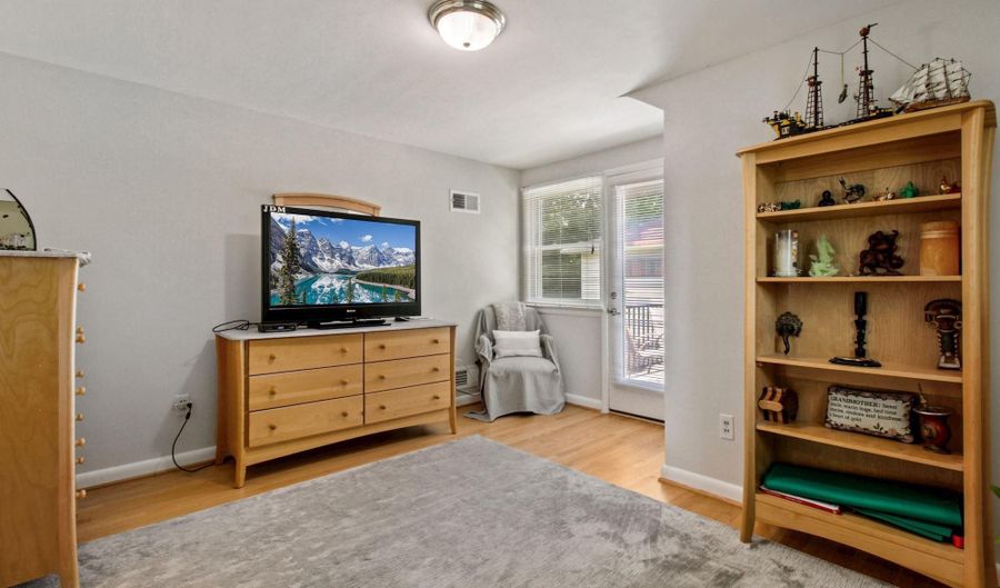 9504 WADSWORTH Dr, Bethesda, MD 20817 - 5 Beds, 3 Bath