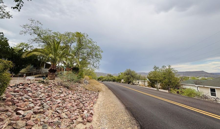 34800 S MESQUITE Dr, Black Canyon City, AZ 85324 - 2 Beds, 2 Bath