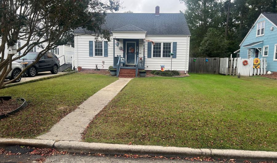 916 N Pembroke Ave, Ahoskie, NC 27910 - 3 Beds, 2 Bath