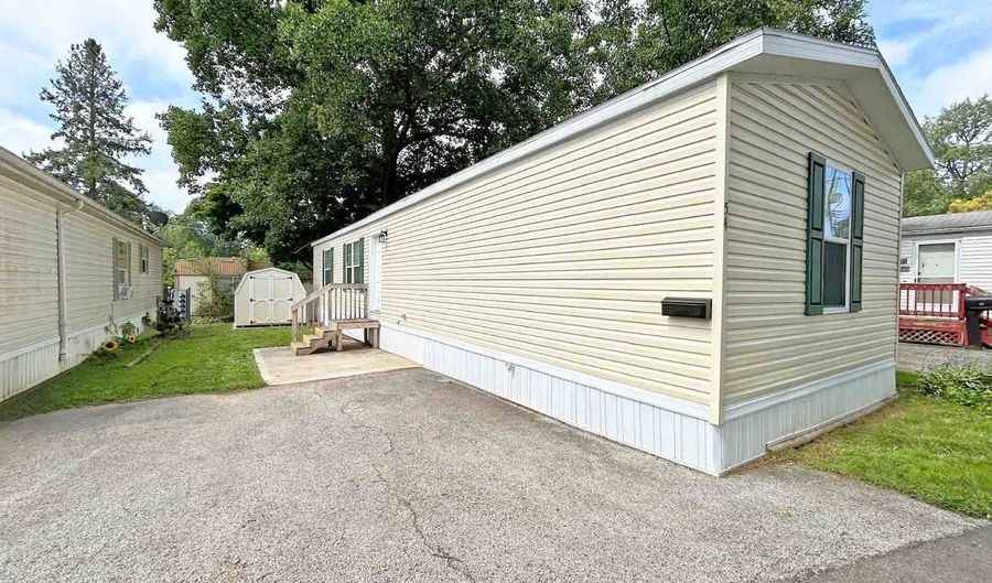 7055 Quarry Rd 54, Amherst, OH 44001 - 2 Beds, 2 Bath