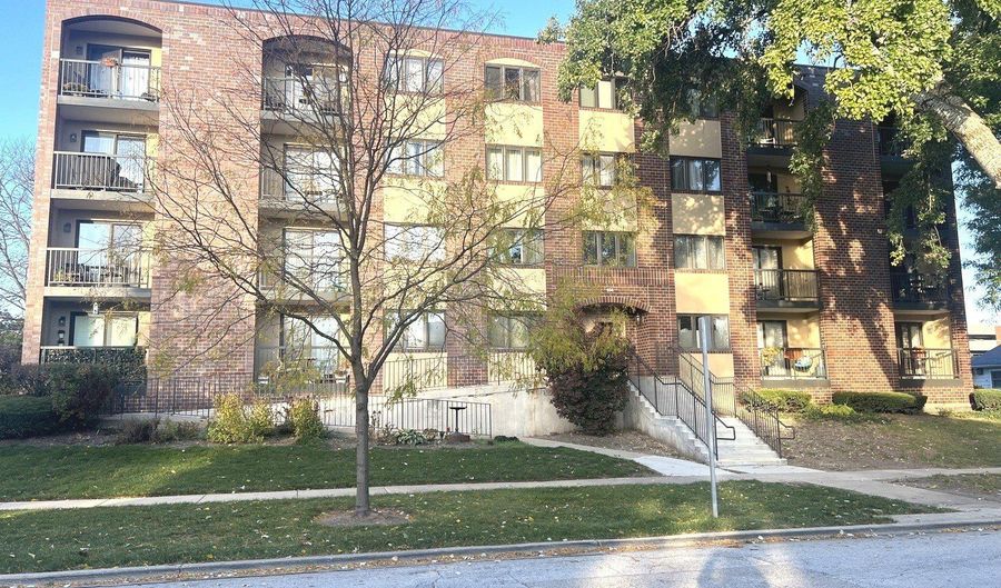 104 N Pine Ave 302, Arlington Heights, IL 60004 - 2 Beds, 2 Bath