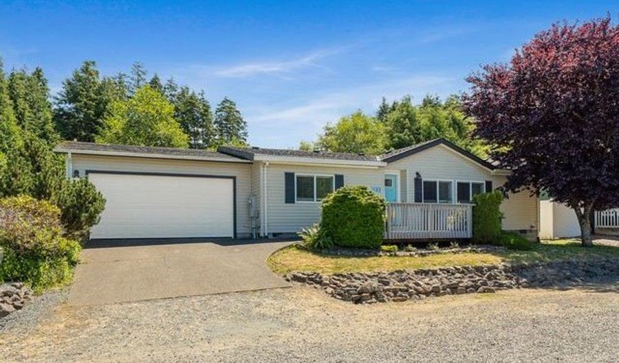 132 S PALISADES St, Rockaway Beach, OR 97136 - 3 Beds, 2 Bath