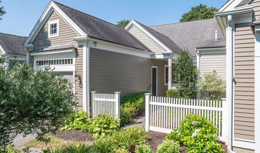 12 Turnberry Rd 12, Bourne, MA 02532 - 2 Beds, null Bath