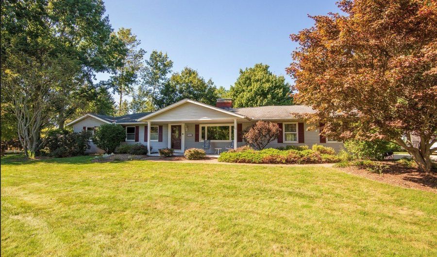3840 CHAPEL HILL Dr, Erie, PA 16506 - 3 Beds, 2 Bath