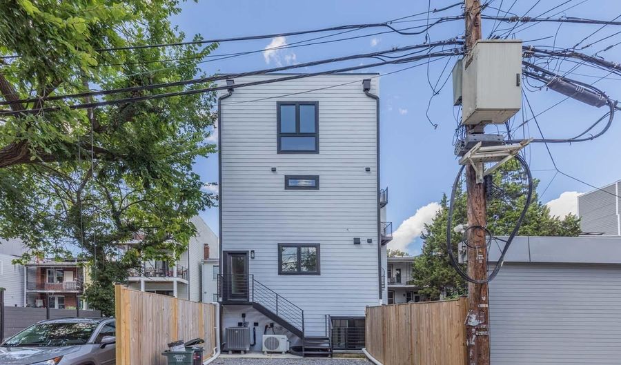 722 KENYON St NW A, Washington, DC 20010 - 3 Beds, 3 Bath