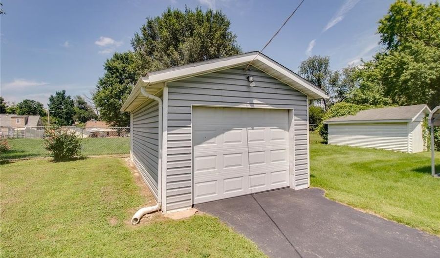 3616 Coronado Dr, Alton, IL 62002 - 3 Beds, 1 Bath