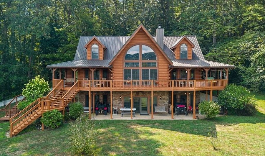 1062 Wilder Hwy, Alpine, TN 38543 - 4 Beds, 4 Bath