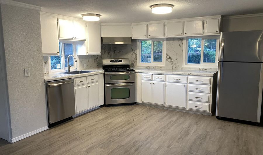 7001 Rogue River Hwy 34, Grants Pass, OR 97527 - 2 Beds, 1 Bath