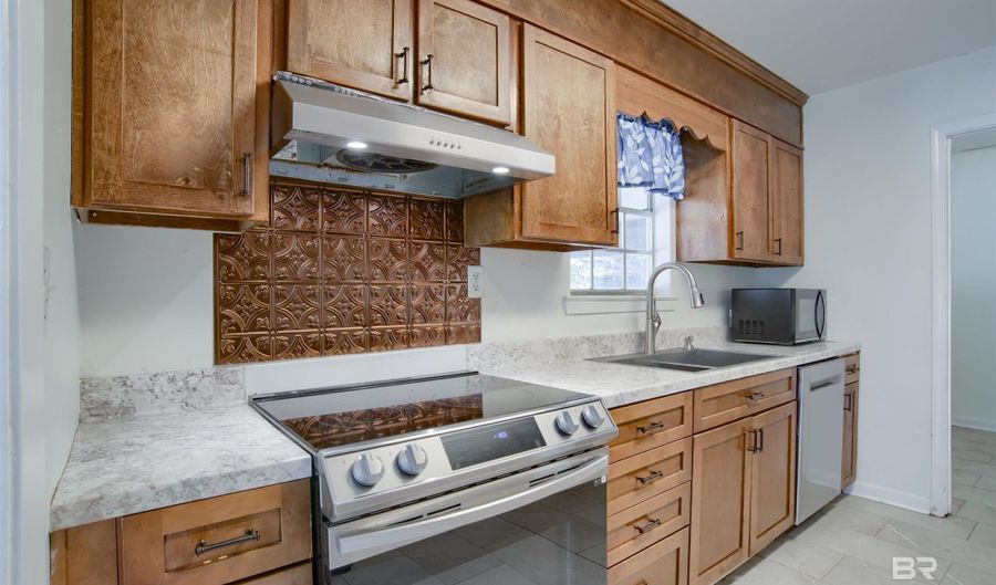 17175 N Lake Dr, Bay Minette, AL 36507 - 3 Beds, 2 Bath