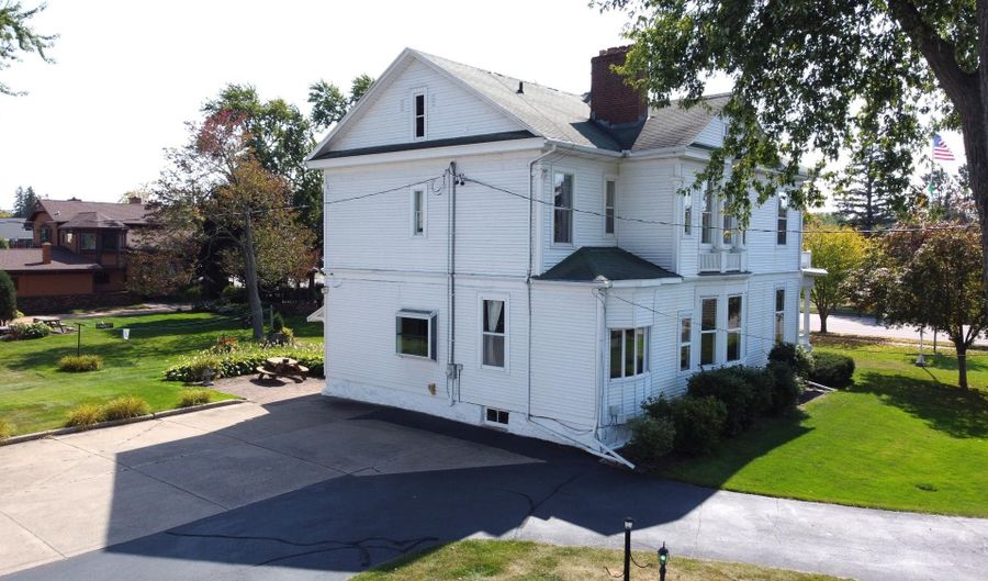 116 5TH Ave, Antigo, WI 54409 - 5 Beds, 3 Bath