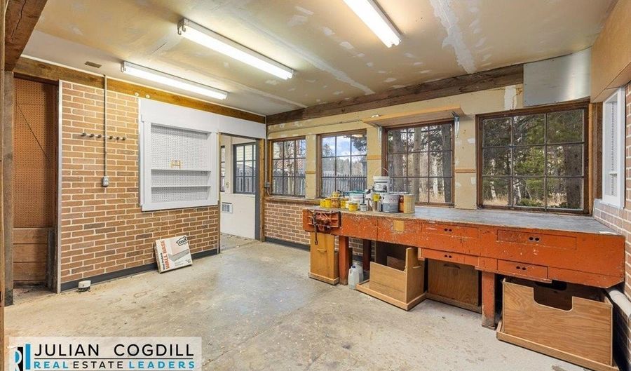 9267 Red Creek Rd, Casper, WY 82604 - 2 Beds, 2 Bath