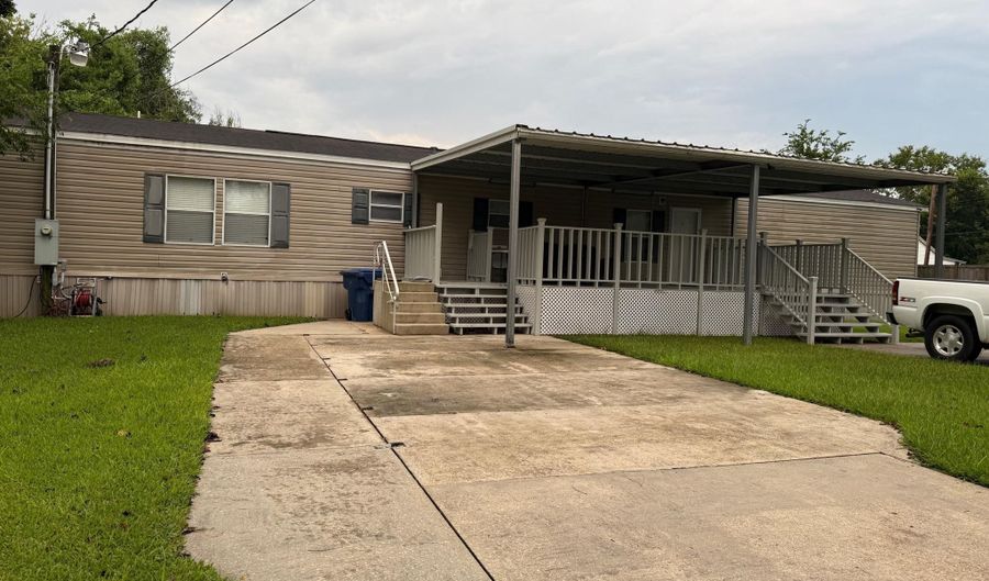 407 Alphonse St, Abbeville, LA 70510 - 3 Beds, 2 Bath