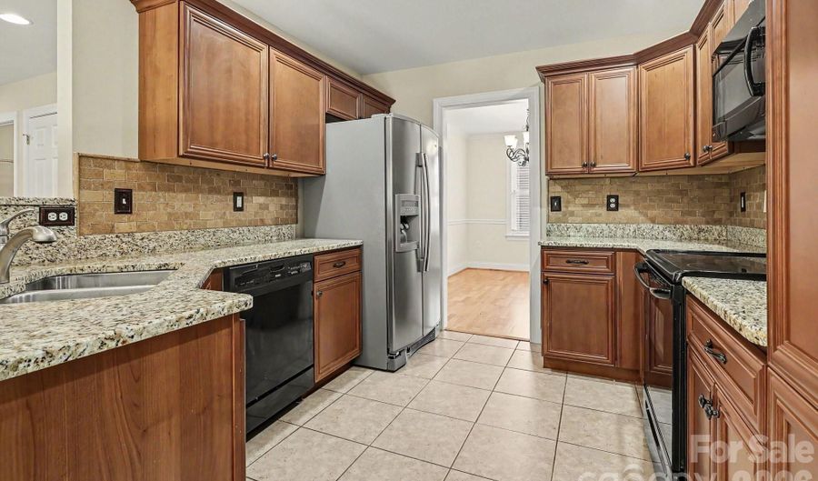14 Halyn Ln, Arden, NC 28704 - 3 Beds, 3 Bath
