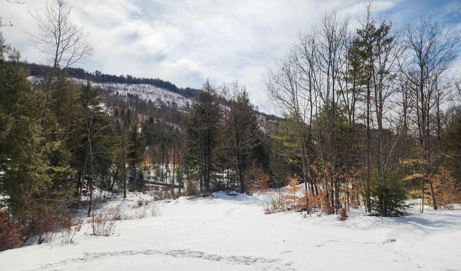 237 N Bennington Rd, Bennington, NH 03442 - 2 Beds, 3 Bath