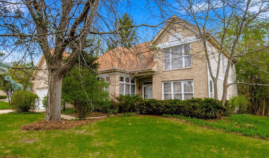 275 Farmhill Dr, Algonquin, IL 60102 - 4 Beds, 3 Bath
