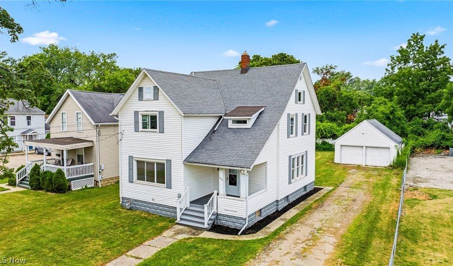 1415 W 9th St, Ashtabula, OH 44004 - 4 Beds, 2 Bath
