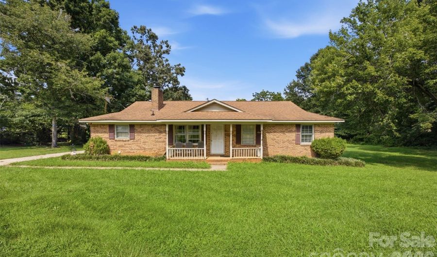 302 Charlotte St, Alexis, NC 28006 - 3 Beds, 2 Bath