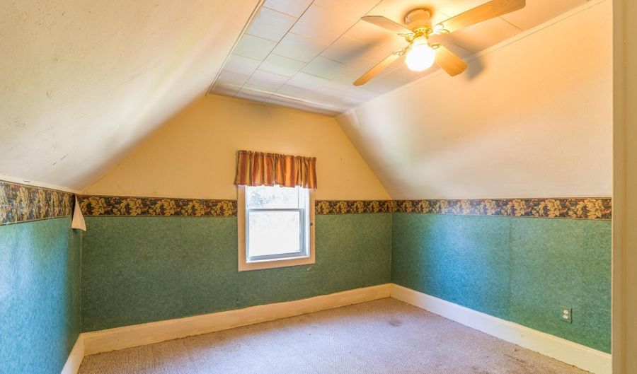 400 2nd St SE, Austin, MN 55912 - 4 Beds, 1 Bath