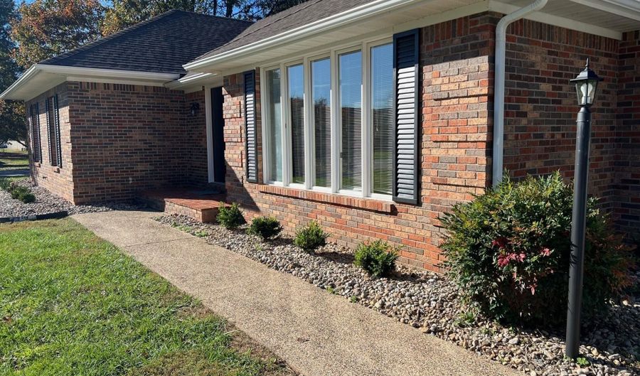 230 Hollywood Dr, Bardstown, KY 40004 - 3 Beds, 2 Bath