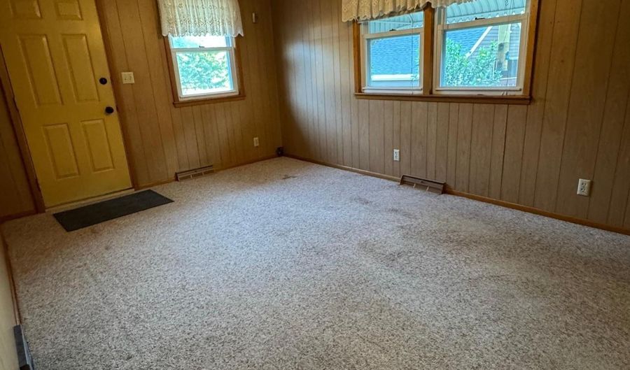 1409 6th Ave NW, Austin, MN 55912 - 3 Beds, 2 Bath