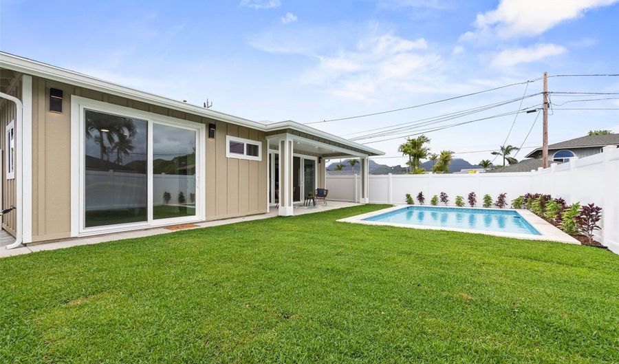 240 Kalama St, Kailua, HI 96734 - 4 Beds, 3 Bath