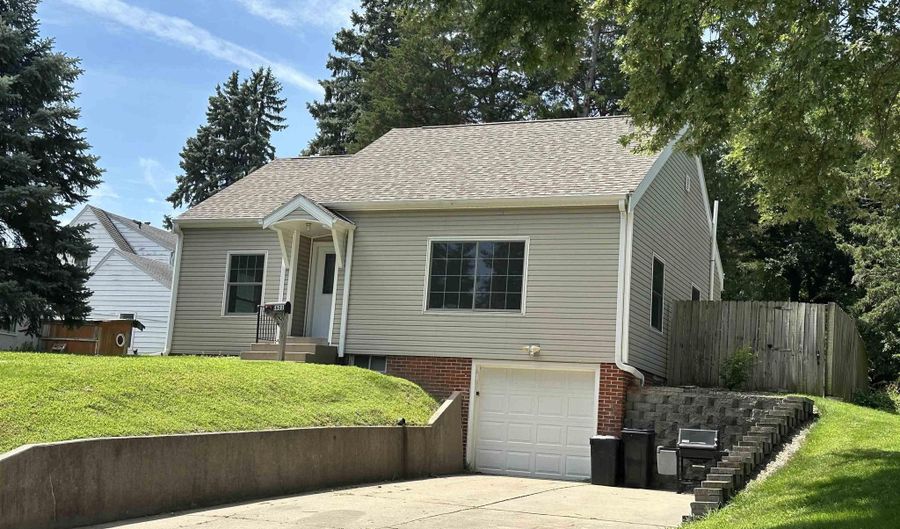 1603 Bryn Mawr Blvd, Atlantic, IA 50022 - 2 Beds, 2 Bath