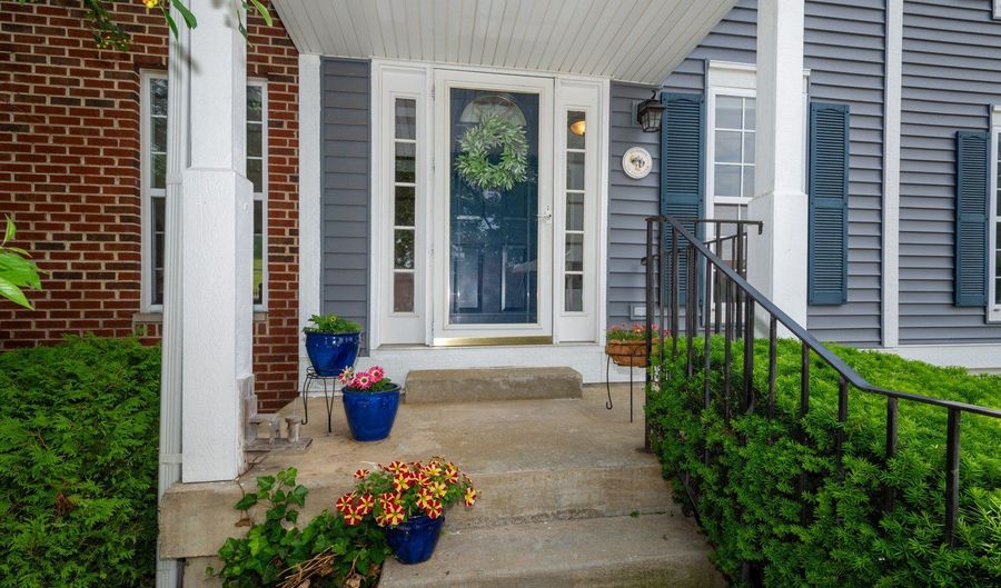 1231 Edgewater Ln, Antioch, IL 60002 - 4 Beds, 3 Bath