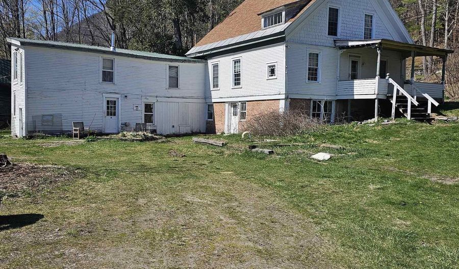 30 River Rd, Arlington, VT 05250 - 5 Beds, 3 Bath