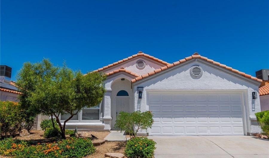 8220 Mt Brodie Cir, Las Vegas, NV 89145 - 3 Beds, 2 Bath