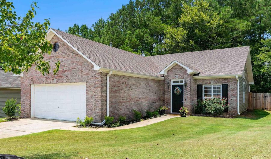154 GARDENSIDE Dr, Alabaster, AL 35007 - 3 Beds, 2 Bath