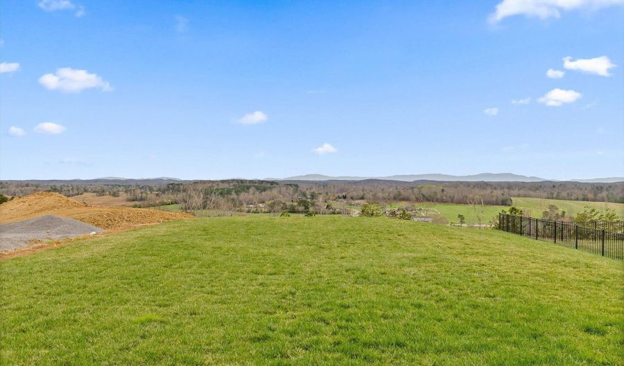 10946 London Tower Pl 64, Apison, TN 37302 - 5 Beds, 4 Bath