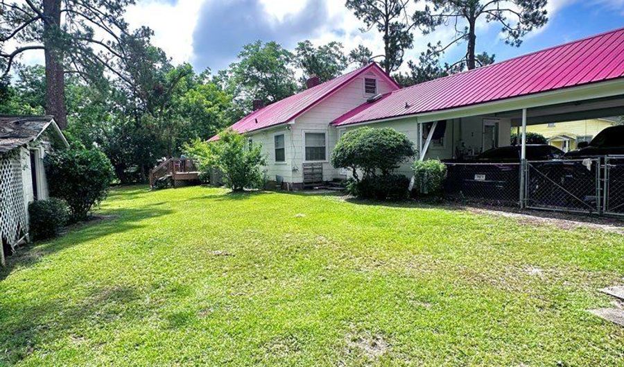 401 Lee St, Alma, GA 31510 - 3 Beds, 3 Bath