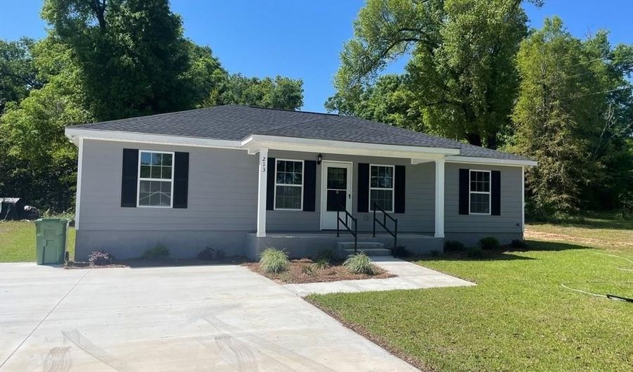 213 Columbia, Bainbridge, GA 39819 - 3 Beds, 2 Bath