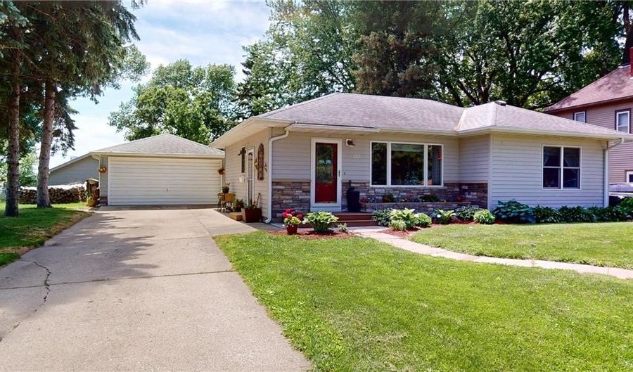 110 Hawthorne St W, Albert Lea, MN 56007 - 2 Beds, 2 Bath