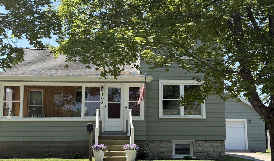 108 E Baldwin St, Alpena, MI 49707 - 2 Beds, 1 Bath