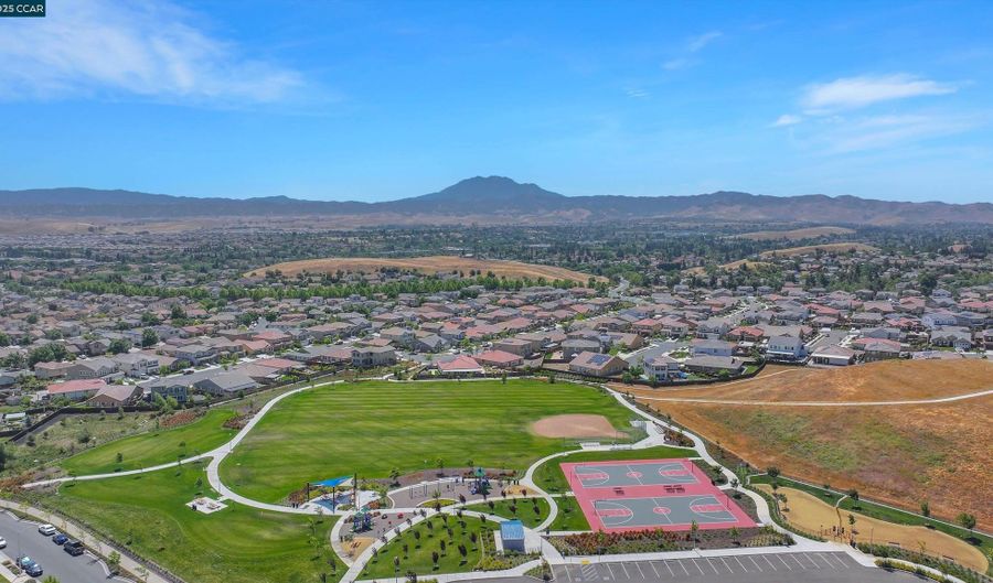 5508 Woodbine Way, Antioch, CA 94531 - 5 Beds, 4 Bath