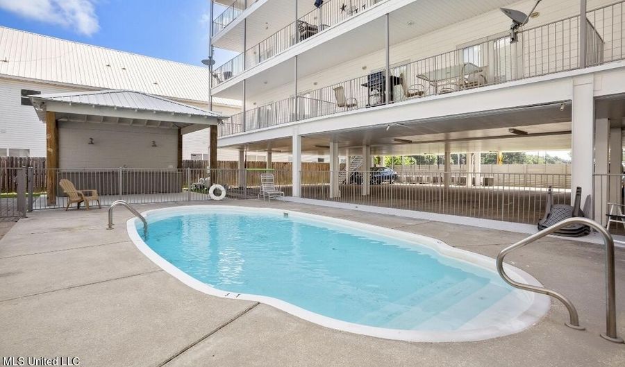 183 Mcdonnell Ave 305, Biloxi, MS 39531 - 2 Beds, 2 Bath
