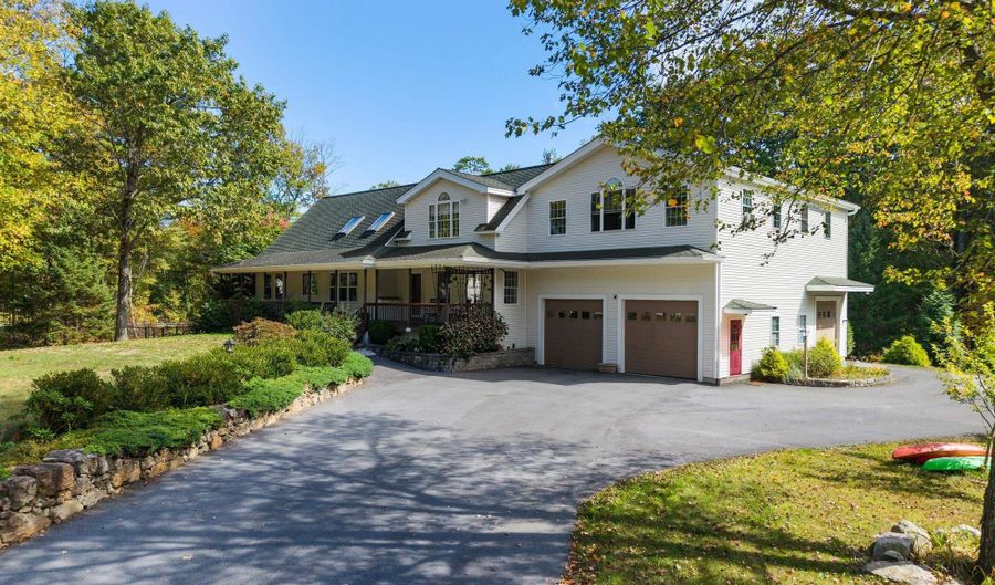 69 Heather Cir, Auburn, NH 03032 - 6 Beds, 4 Bath