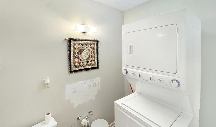 4329 Rutgers Dr Unit 40B, Anderson, IN 46013 - 2 Beds, 3 Bath
