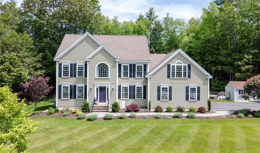 45 Eleanors Way, Brentwood, NH 03833 - 4 Beds, 3 Bath