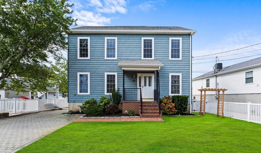 262 EVERGREEN Dr, Bayville, NJ 08721 - 4 Beds, 2 Bath