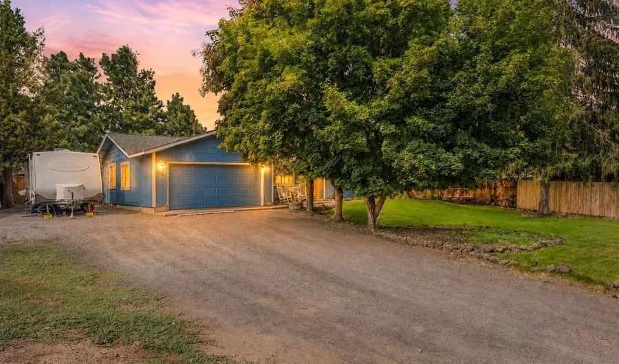 63385 Omer Dr, Bend, OR 97701 - 4 Beds, 2 Bath