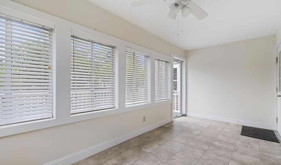 8 Chesterfield Dr, Concord, NH 03301 - 4 Beds, 3 Bath