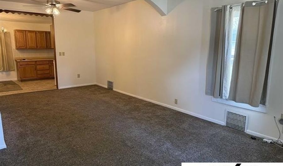 1420 14th St, Auburn, NE 68305 - 2 Beds, 1 Bath