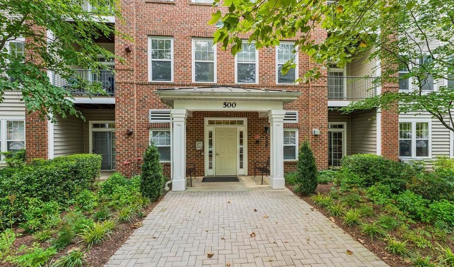 500 KING FARM #303, Rockville, MD 20850 - 3 Beds, 2 Bath