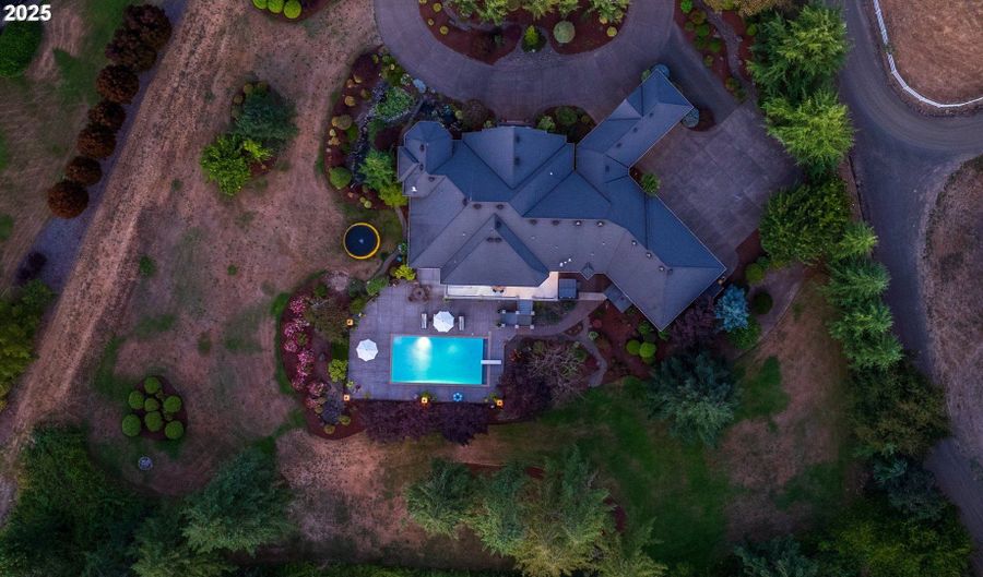 4075 NW CAMALA Dr, Albany, OR 97321 - 4 Beds, 5 Bath